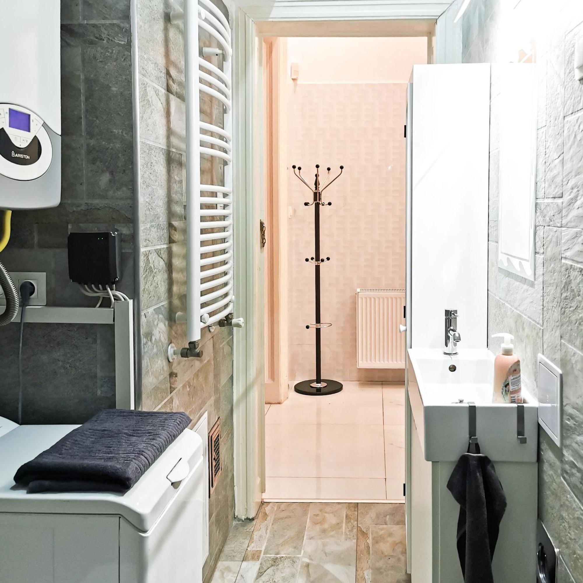 Ditroi Large Apartment
